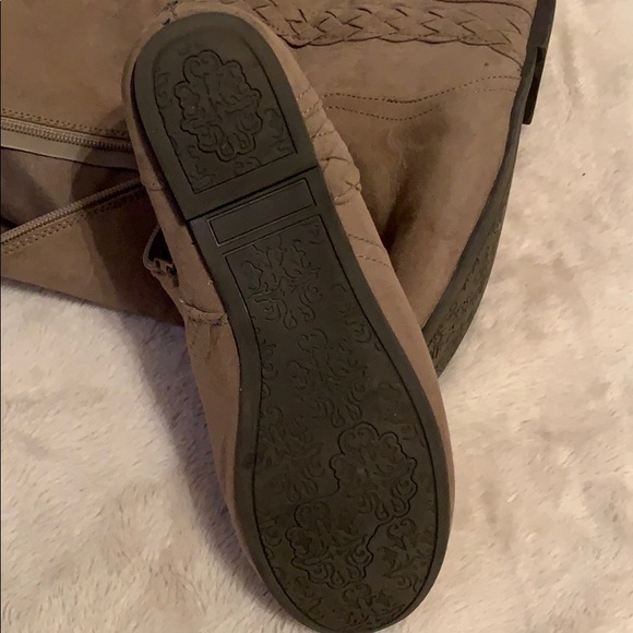 Fergalicious Tan Riding Boots with Braiding - Picture 4 of 13